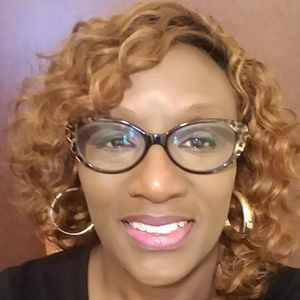 Meet your Posher, Cynthia